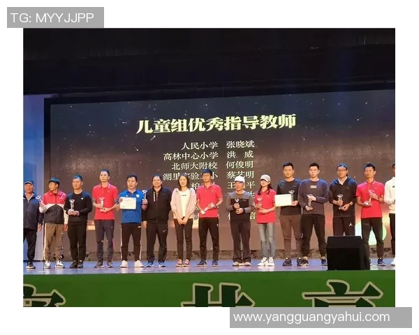 足球明星亲笔签名直播活动盛大开启与球迷互动共创精彩时刻 足球明星亲笔签名直播活动盛大开启与球迷互动共创精彩时刻