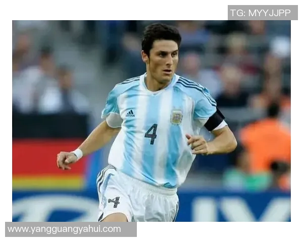 阿根廷足球明星的辉煌历程与传奇瞬间全景展示 阿根廷足球明星的辉煌历程与传奇瞬间全景展示